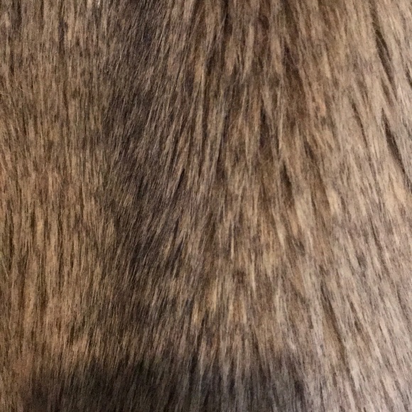 H&M Faux Fur Vest (M/L) - Picture 3 of 6